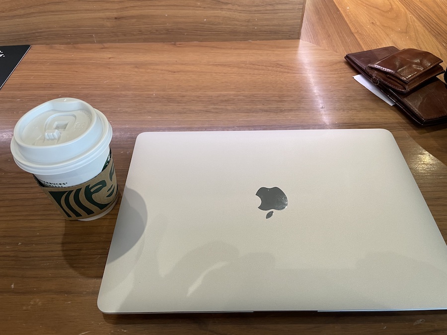 MacBook Airとスタバ