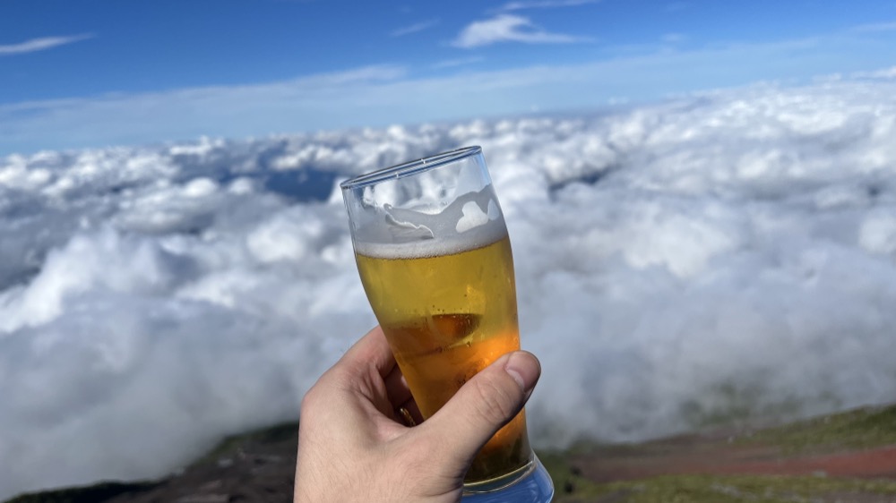 富士山で飲むビール