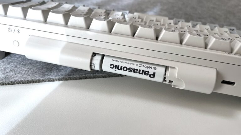 バッテリーの問題はすぐに解決します: 携帯電話を自動的に充電するにはどうすればよいですか?